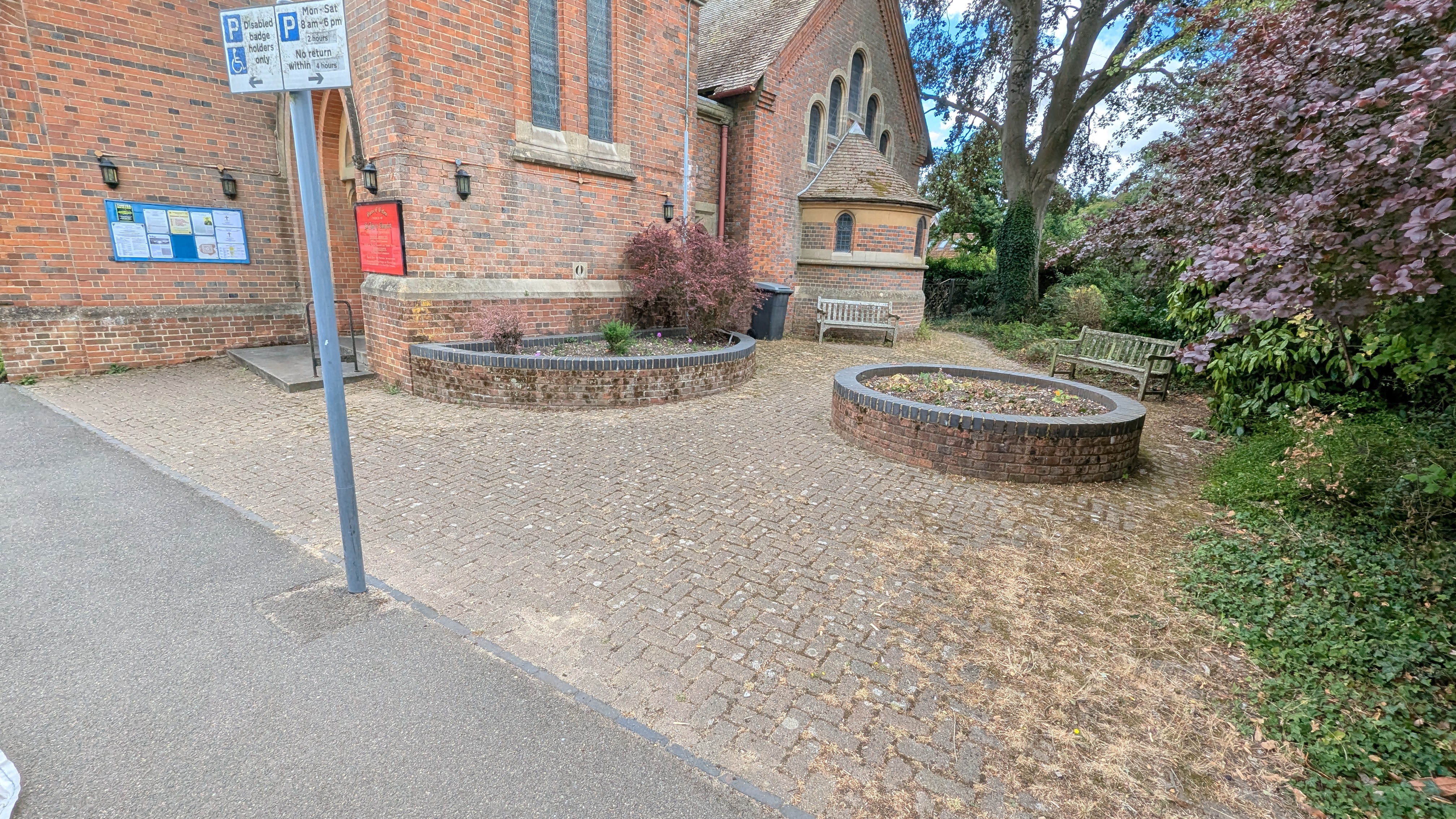 Moss removal on Block Paving - Cover Image